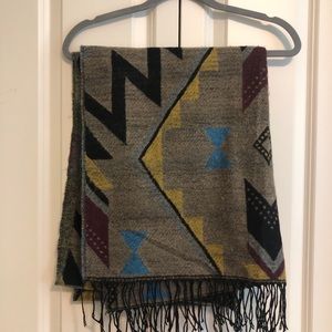 Gorgeous Geometric Print Scarf